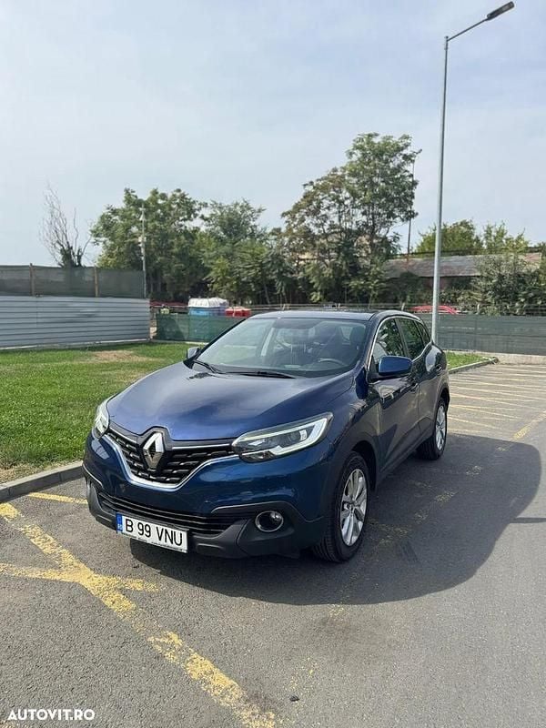 Culoarealbastru Utilizat 2018 Renault Kadjar Life SUV | 13.200 EUR (Preț bun) - Imagine 1/4