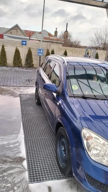 Second-hand Opel Astra 144 CP (105 kW) 2008 Break