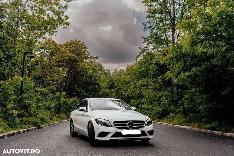 Alb Utilizat 2018 Mercedes C220 Avantgarde Berlinǎ | 20.500 EUR (Preț OK) - Imagine 1/4