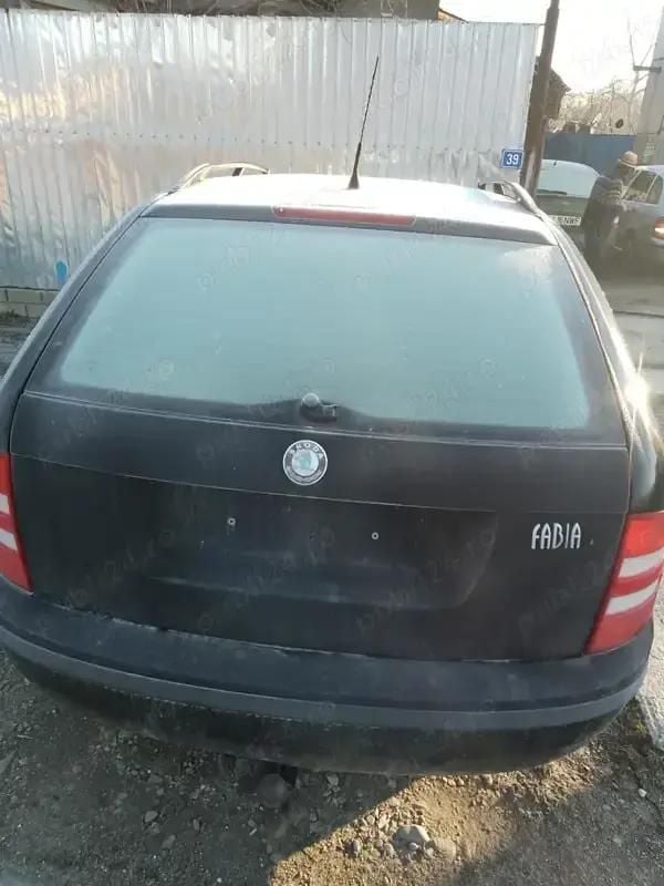 Second-hand Skoda Fabia 55 CP (40 kW) 2002 Negru Hatchback