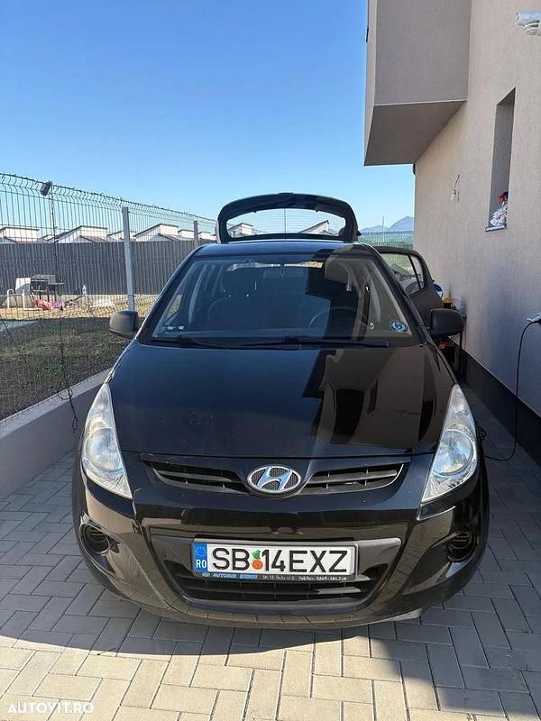 Culoarenegru Utilizat 2011 Hyundai i20 | 3.650 EUR - Imagine 1/4