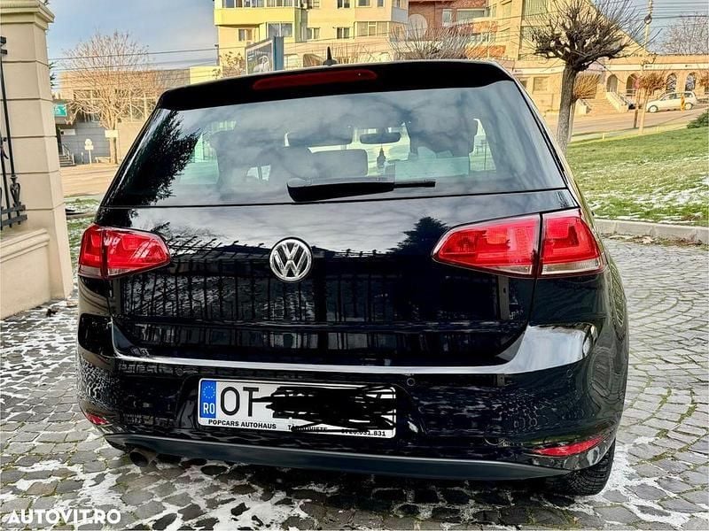 Second-hand VW Golf VII Allstar 110 CP (80 kW) 2016 Culoarenegru Hatchback