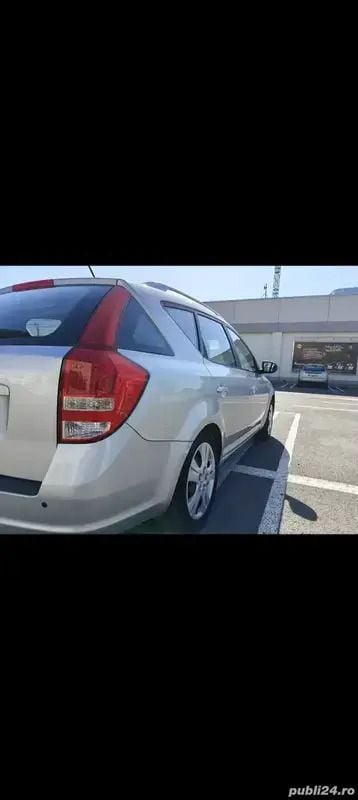 Second-hand Kia Ceed 90 CP (66 kW) 2009 Argintiu Hatchback