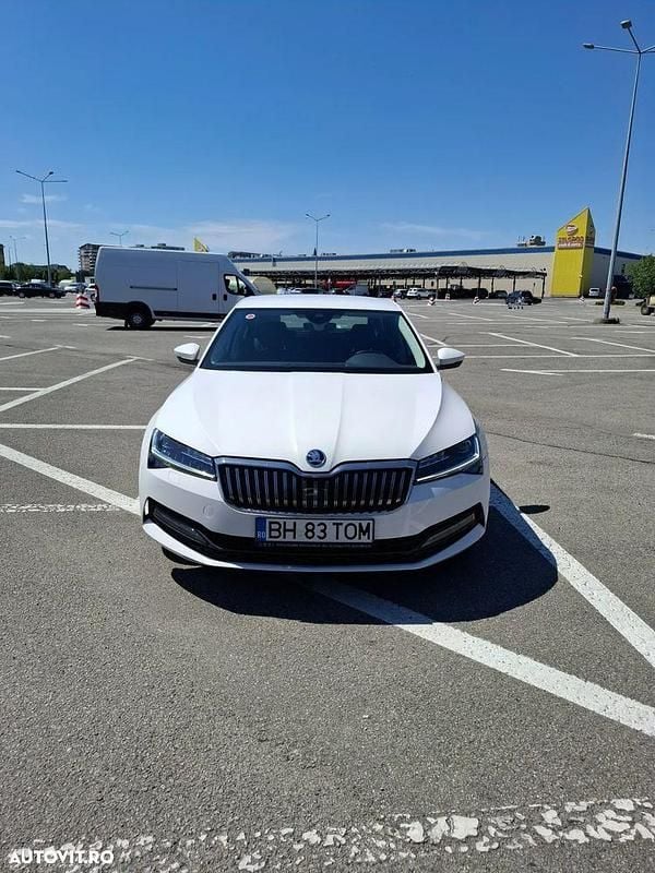 Alb Utilizat 2021 Skoda Superb Style Berlinǎ | 18.750 EUR (Super Preț) - Imagine 1/4