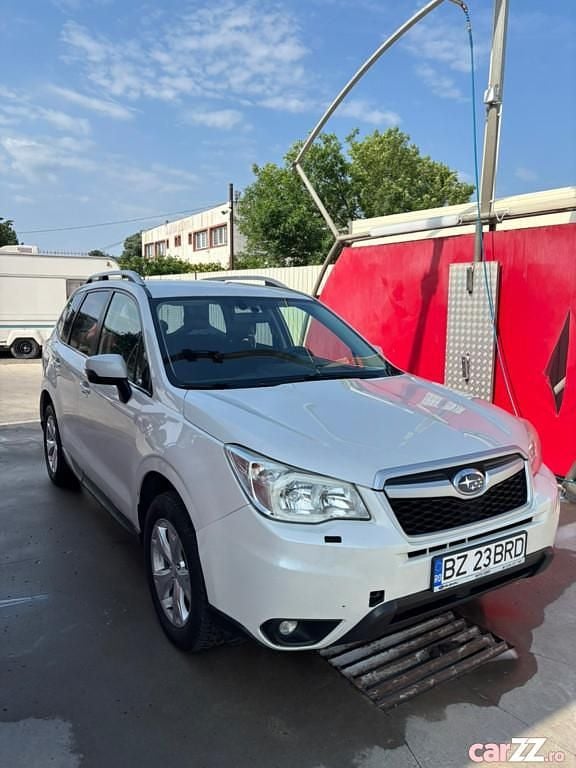 Alb Utilizat 2014 Subaru Forester SUV | 11.500 EUR - Imagine 1/4