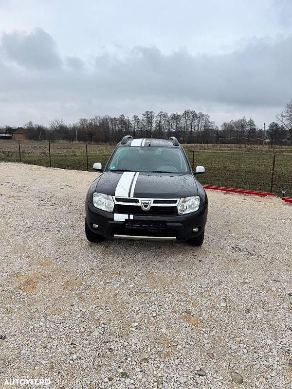 Culoarenegru Utilizat 2011 Dacia Duster SUV | 5.100 EUR (Preț OK) - Imagine 1/4