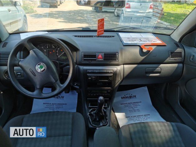 Albastru Utilizat 2004 Skoda Octavia Break | 1.499 EUR (Preț bun) - Imagine 1/4