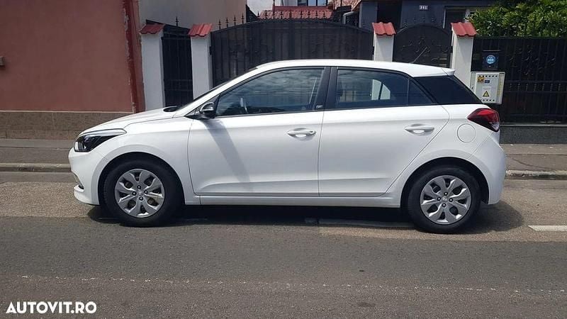 Culoarealb Utilizat 2018 Hyundai i20 Comfort | 6.900 EUR (Preț OK) - Imagine 1/4