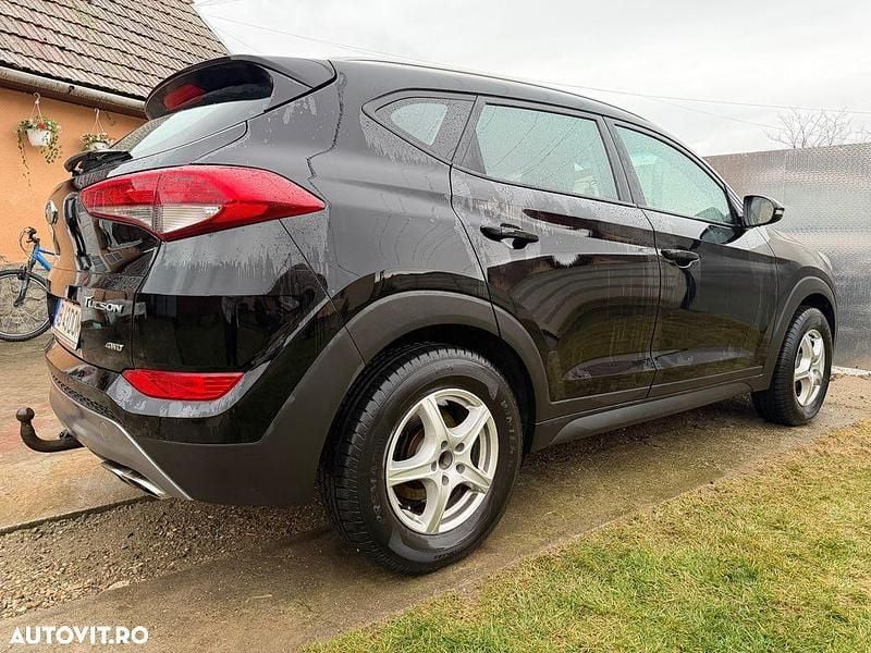 Second-hand Hyundai Tucson 185 CP (136 kW) 2016 Culoarenegru SUV