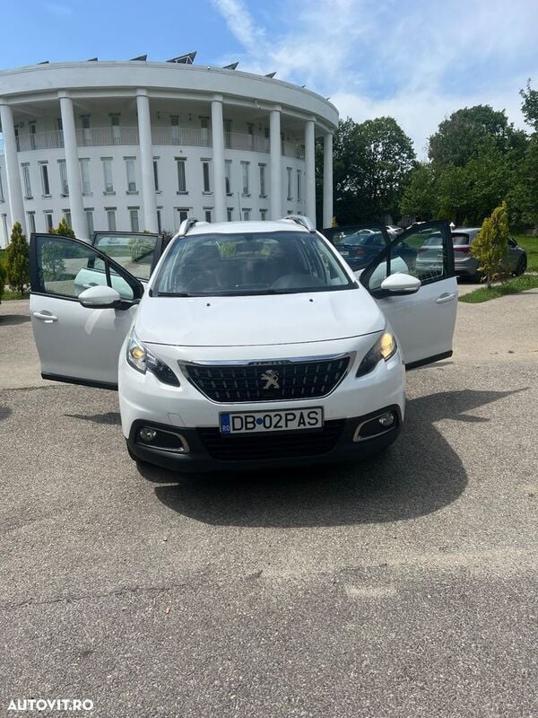 Alb Utilizat 2018 Peugeot 2008 SUV | 7.999 EUR - Imagine 1/4