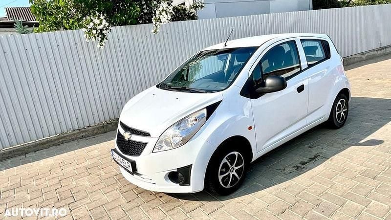 Culoarealb Utilizat 2011 Chevrolet Spark Hatchback | 2.350 EUR (Preț bun) - Imagine 1/4