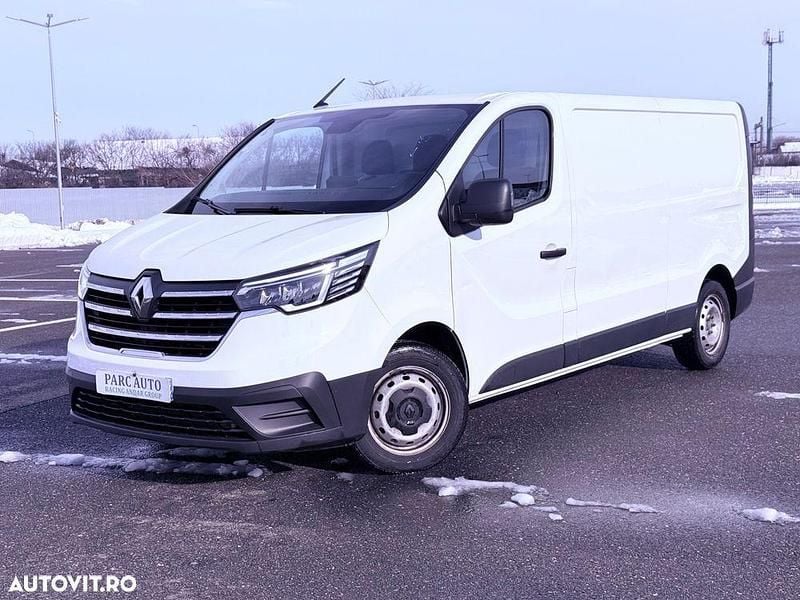 Second-hand Renault Trafic 130 CP (95 kW) 2022 Culoarealb Monovolum