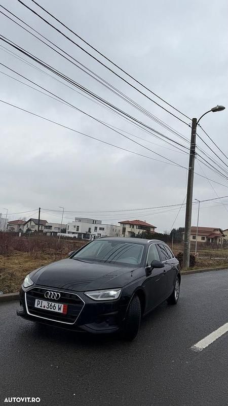 Second-hand Audi A4 Sport 136 CP (100 kW) 2022 Culoarenegru Break