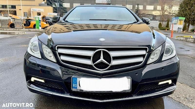 Culoarenegru Utilizat 2010 Mercedes E250 Elegance Cabrio | 9.490 EUR (Preț OK) - Imagine 1/4