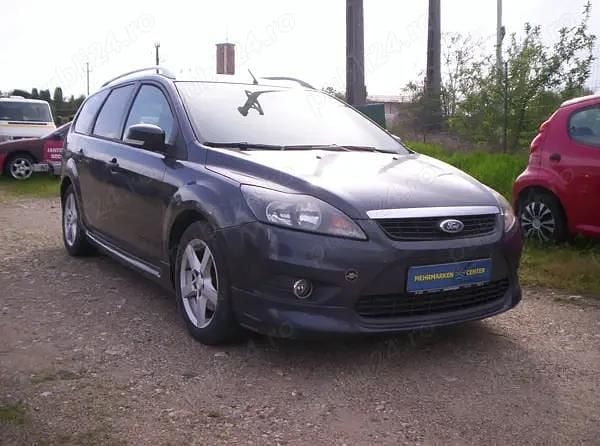 Gri Second-hand 2011 Ford Focus Hatchback | 2.299 EUR (Super Preț) - Imagine 1/4