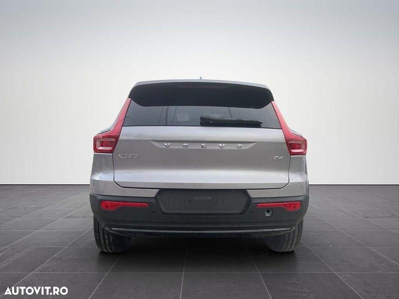Nouă Volvo XC40 Plus 197 CP (144 kW) 2025 Culoareargint SUV