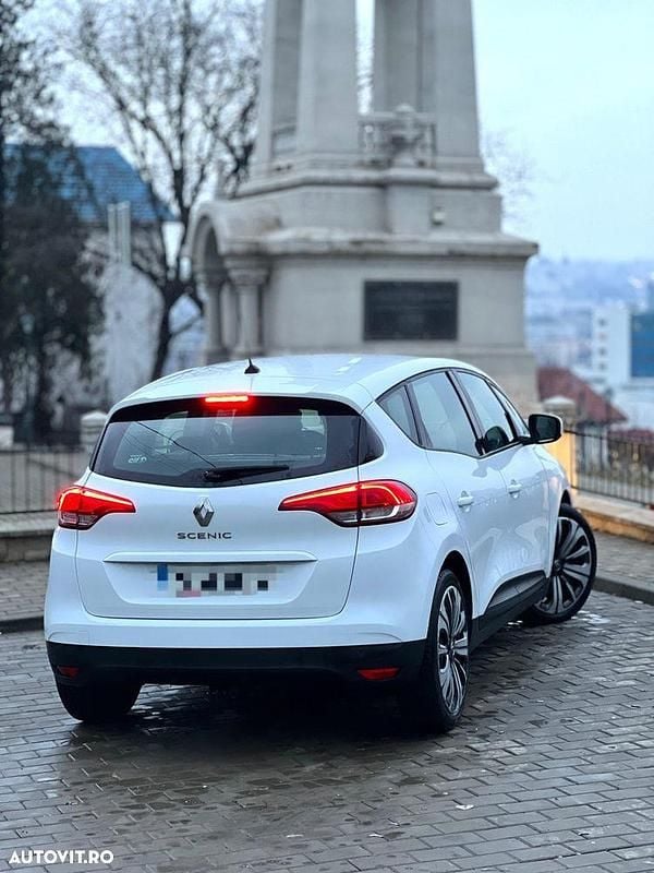 Second-hand Renault Grand Scénic IV 110 CP (80 kW) 2017 Culoarealb Monovolum