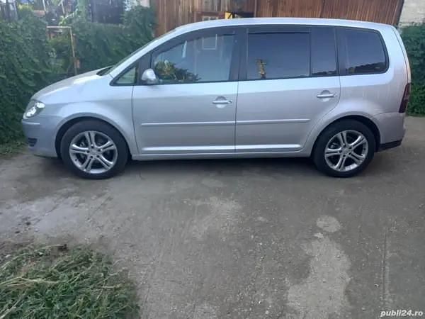 Utilizat 2008 VW Touran Monovolum | 4.000 EUR (Preț OK) - Imagine 1/4