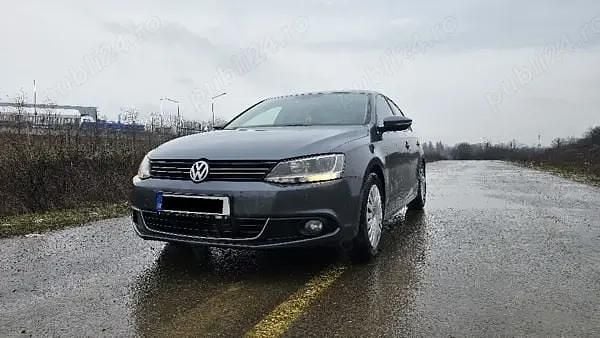 Second-hand VW Jetta Highline 105 CP (77 kW) 2012 Berlinǎ