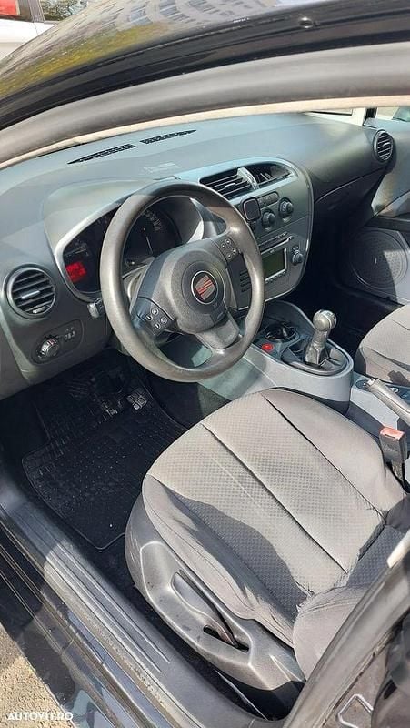 Culoarenegru Utilizat 2007 Seat Leon Hatchback | 1.950 EUR (Preț bun) - Imagine 1/4