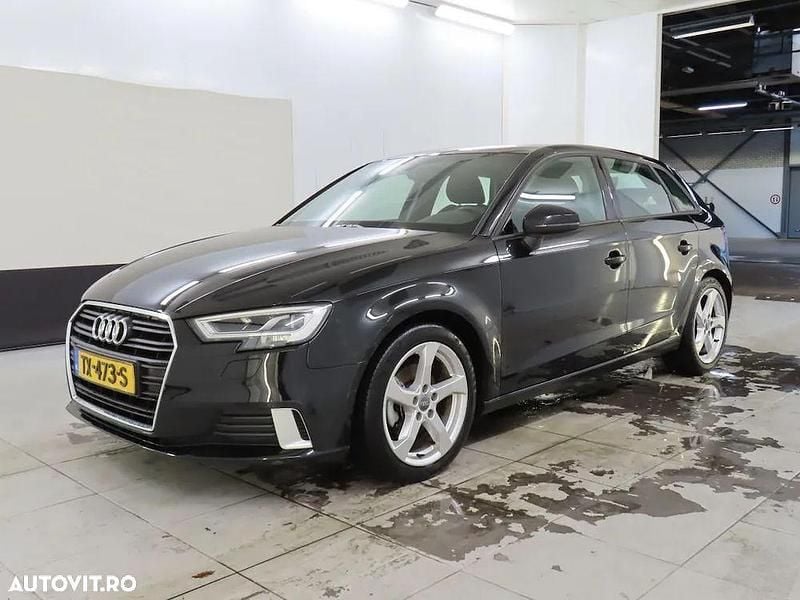 Culoarenegru Utilizat 2018 Audi A3 Hatchback | 15.990 EUR (Super Preț) - Imagine 1/4