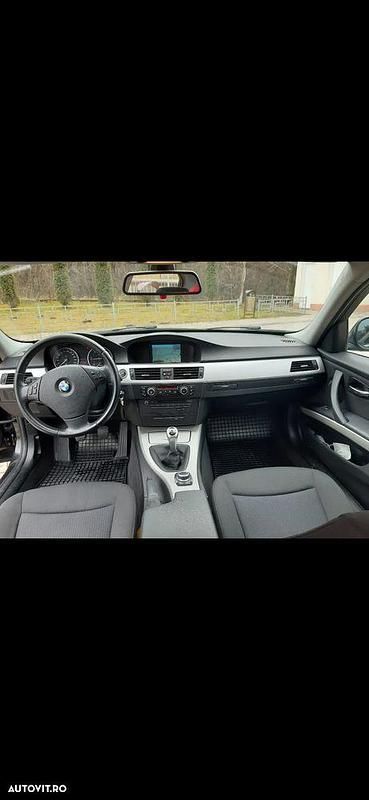 Culoarenegru Utilizat 2011 BMW 320 Efficient Dynamics Hatchback | 7.100 EUR (Preț OK) - Imagine 1/4