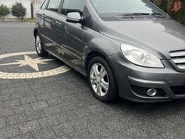 Mercedes B200