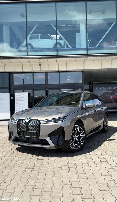Culoareargint Utilizat 2022 BMW iX SUV | 51.000 EUR - Imagine 1/4
