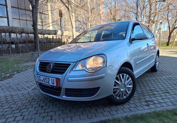 Gri Utilizat 2009 VW Polo Berlinǎ | 2.888 EUR (Puțin scump) - Imagine 1/4