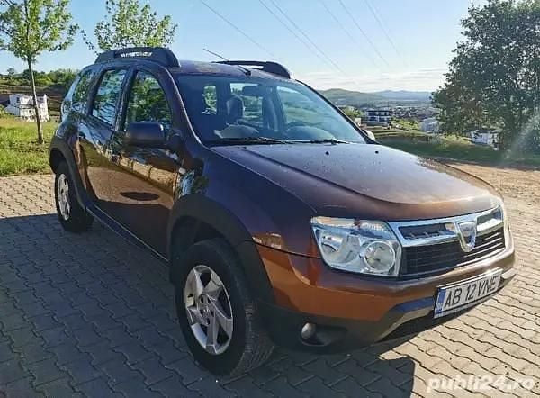 Second-hand Dacia Duster 86 CP (63 kW) 2011 Maro SUV