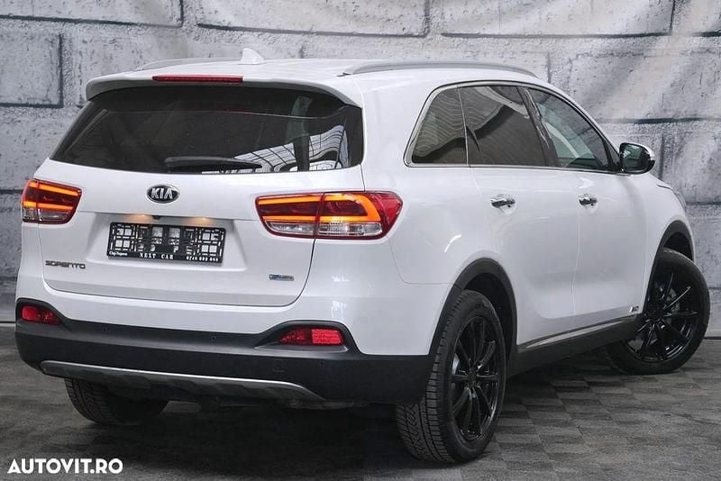 Second-hand Kia Sorento Platinum Edition 200 CP (147 kW) 2017 Culoarealb SUV
