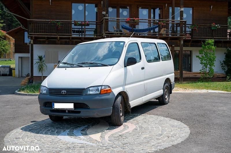 Alb Utilizat 2004 Toyota HiAce Monovolum | 5.000 EUR - Imagine 1/4