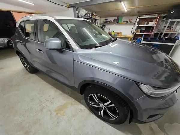 Gri Utilizat 2019 Volvo XC40 SUV | 21.500 EUR (Preț OK) - Imagine 1/4