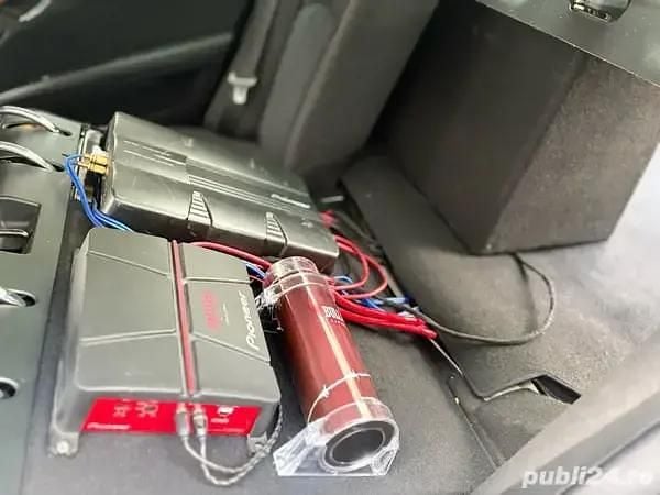 Utilizat 2007 Mercedes 220 Berlinǎ | 4.800 EUR - Imagine 1/4
