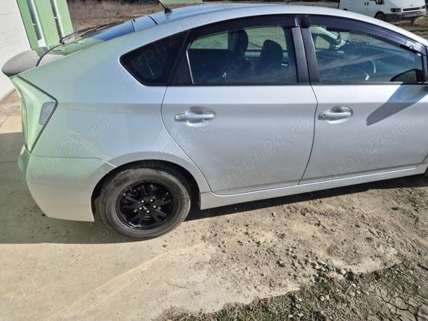 Utilizat 2015 Toyota Prius Hatchback | 6.000 EUR (Super Preț) - Imagine 1/4