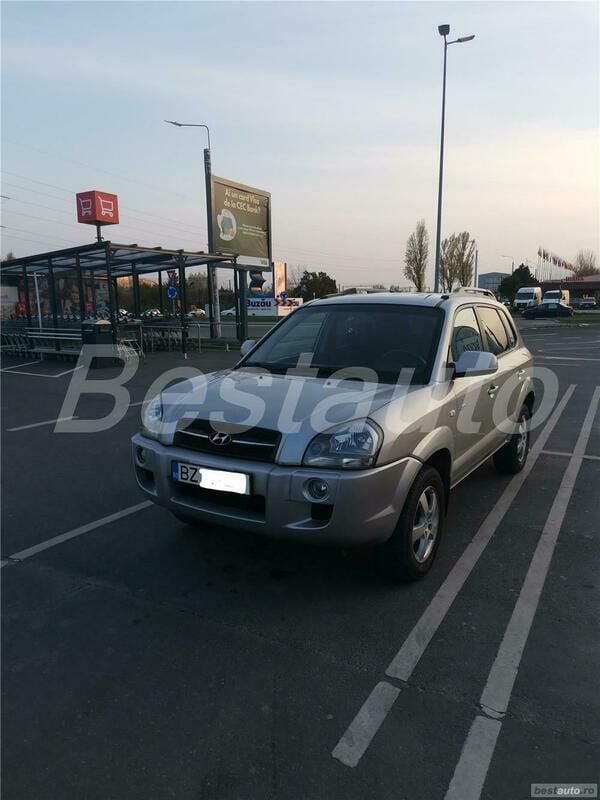 Gri Utilizat 2008 Hyundai Tucson SUV | 4.600 EUR (Super Preț) - Imagine 1/4