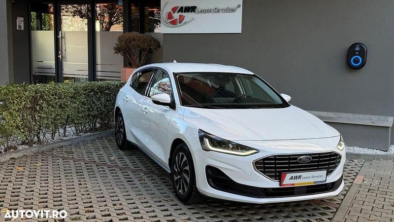 Culoarealb Utilizat 2022 Ford Focus Titanium Hatchback | 12.705 EUR (Preț OK) - Imagine 1/4