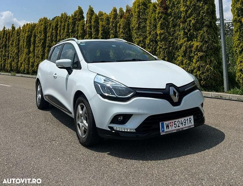 Alb Utilizat 2017 Renault Clio GrandTour Break | 5.999 EUR (Preț bun) - Imagine 1/4