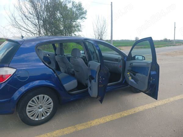 Second-hand Opel Astra 105 CP (77 kW) 2004 Albastru Hatchback