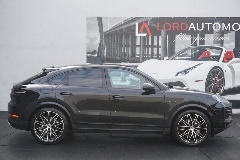 Second-hand Porsche Cayenne E-Hybrid Coupe 470 CP (345 kW) 2025 Coupe