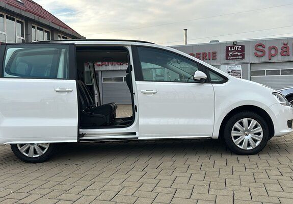Second-hand VW Sharan Trendline 140 CP (102 kW) 2011 Alb gri, Monovolum