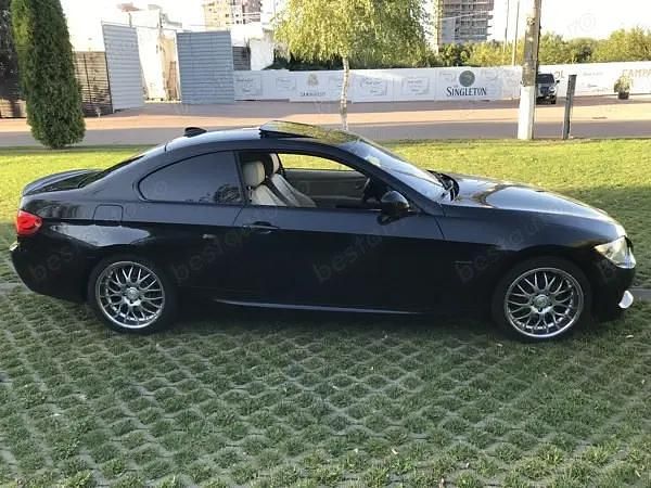 Negru Utilizat 2011 BMW 330 Sport Line Coupe | 12.290 EUR - Imagine 1/4