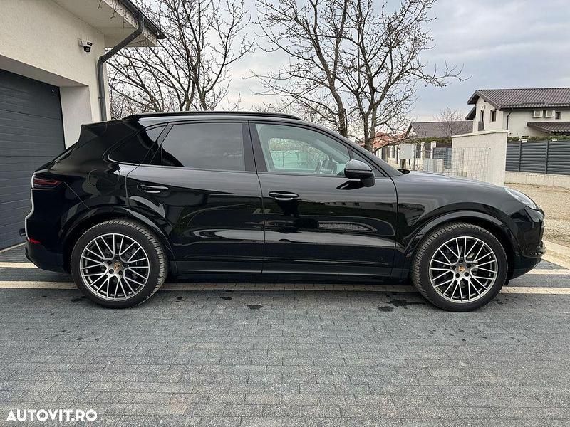 Second-hand Porsche Cayenne 353 CP (259 kW) 2023 Culoarenegru SUV