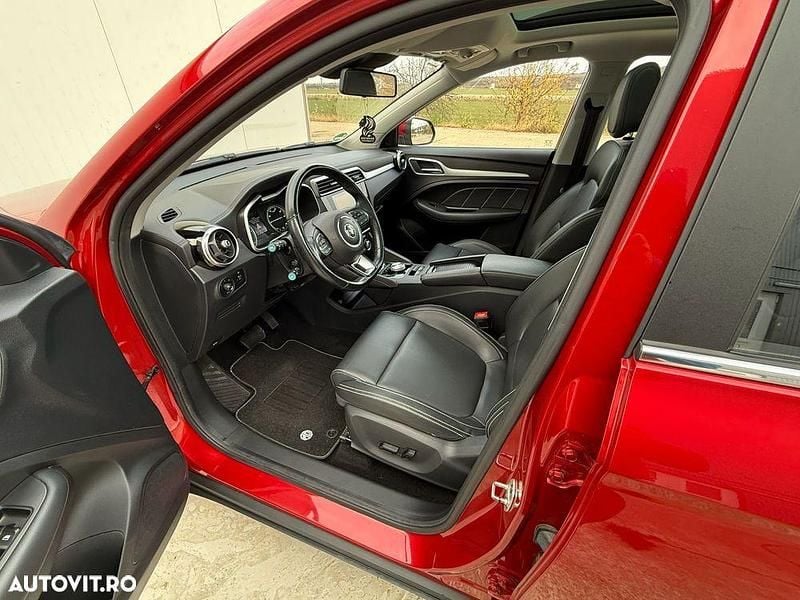 Second-hand MG ZS Luxury 105 kW (143 CP) 2022 Culoarerosu SUV