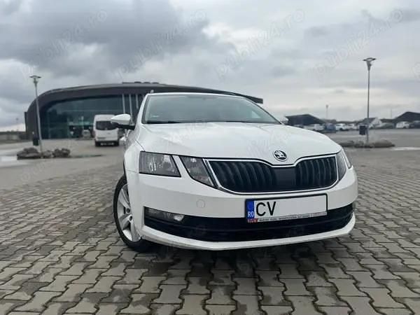 Alb Utilizat 2018 Skoda Octavia Break | 10.500 EUR (Preț bun) - Imagine 1/4