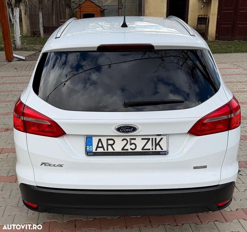 Second-hand Ford Focus Titanium 125 CP (91 kW) 2016 Culoarealb Break