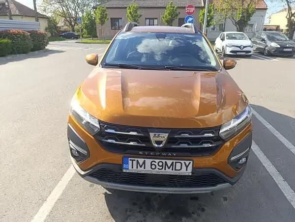 Portocaliu Utilizat 2021 Dacia Sandero Stepway Hatchback | 12.500 EUR (Preț OK) - Imagine 1/4
