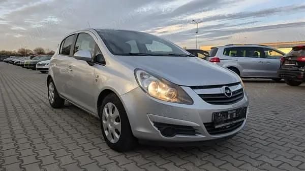 Utilizat 2011 Opel Corsa Hatchback | 2.490 EUR (Preț bun) - Imagine 1/4