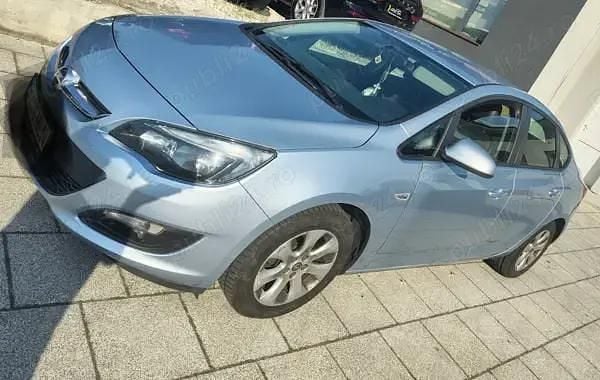 Utilizat 2017 Opel Astra Enjoy Berlinǎ | 6.000 EUR (Preț bun) - Imagine 1/4