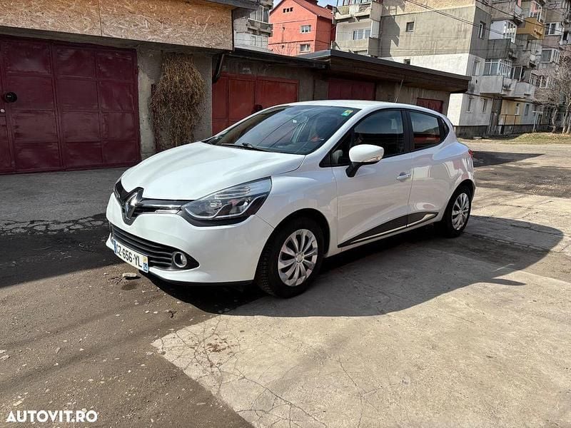 Culoarealb Utilizat 2013 Renault Clio IV LIMITED Hatchback | 3.300 EUR (Preț OK) - Imagine 1/4
